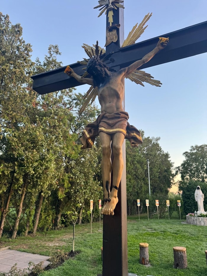 Verunstaltete Jesus-Figur in Floridsdorf.