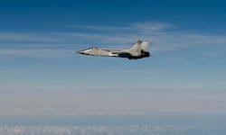 Im September flogen bewaffnete russische MiG-31-Kampfjets zwölf Minuten lang durch den Luftraum ...