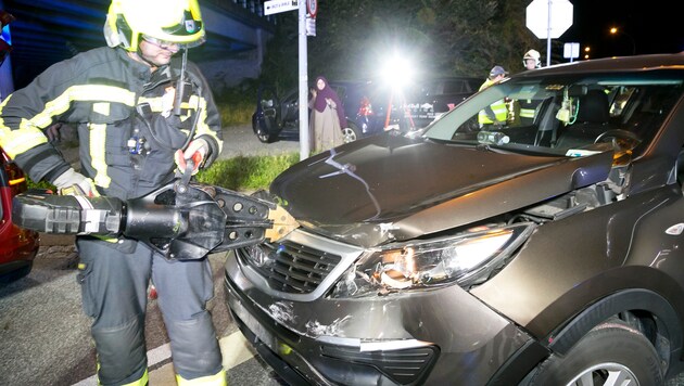 Die Feuerwehr musste nach dem Unfall anrücken.