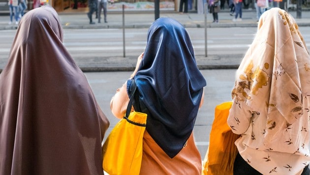 Kopftuchträgerinnen bekommen die Leistungen eines Friseurs in Hannover mittwochs günstiger als ...