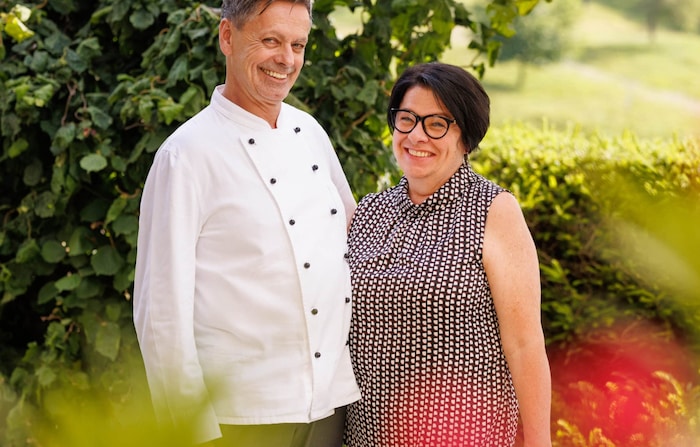 Karl und Gertrud Görg, die Eltern von Martin und Stefan, helfen nach wie vor tatkräftig im ...