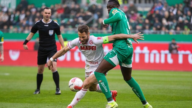 Kapitän Maderner (l.) und der GAK müssen gegen Rapid den Kampf voll annehmen.
