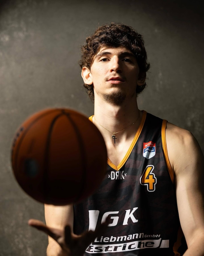 Fürstenfeld-Kapitän Jonathan Wess