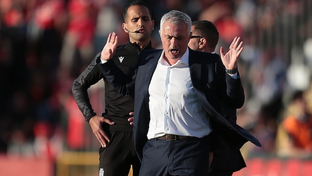 Das Trainer-Comeback von Jose Mourinho bei Benfica Lissabon ist geglückt.