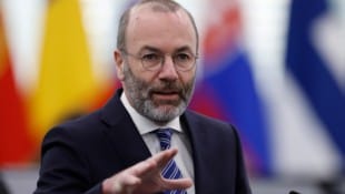 Das Einstimmigkeitsprinzip der EU-Staaten sieht vor, dass alle Staaten sich auf einen kleinsten ...