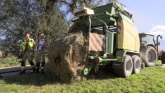 In dieser Presse erhitzte sich das Heu so stark, dass ein Feuer ausbrach und die Feuerwehr ...