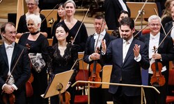 Jubel für Lahav Shani und die Münchner Philharmoniker auch beim Berliner Konzert vor einer ...