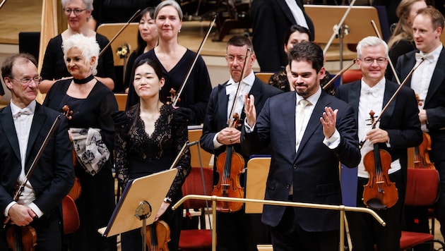 Jubel für Lahav Shani und die Münchner Philharmoniker auch beim Berliner Konzert vor einer ...