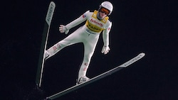 Niklas Bachlinger fliegt weiterhin im gelben Trikot des Führenden in der Grand ...