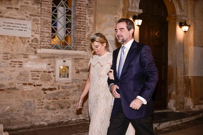 Prinz Nikolaos und Prinzessin Chrysi nach ihrer Vermählung – die Zeremonie fand in einer kleinen ...