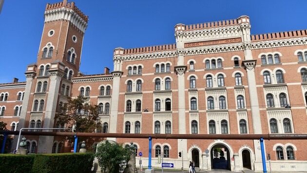 In der Rossauer Kaserne war Endstation – der Mann fuhr der Polizei direkt in die Arme.