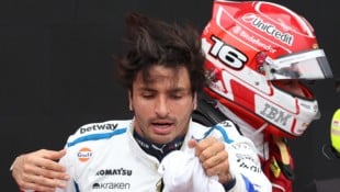 Carlos Sainz (links) und Charles Leclerc sind nach dem Rennwochenende in Baku noch in Italien ...