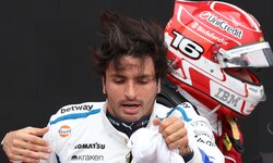 Carlos Sainz (links) und Charles Leclerc sind nach dem Rennwochenende in Baku noch in Italien ...