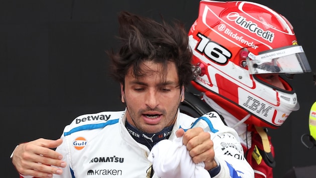 Carlos Sainz (links) und Charles Leclerc sind nach dem Rennwochenende in Baku noch in Italien ...