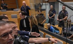In Frankreich hat ein Gerichtsprozess um einen berühmten Vermisstenfall begonnen.