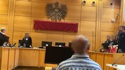 Der Angeklagte (43) lieferte sich im Mordversuchsprozess ein Wortgefecht mit der Staatsanwältin ...