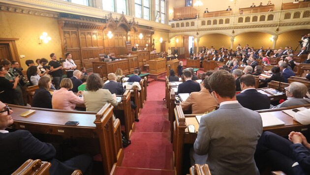 Bei der ersten Wiener Gemeinderatssitzung nach dem Sommer ging es gleich ans Eingemachte.