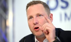 FPÖ-Generalsekretär Michael Schnedlitz fordert einen „sofortigen Stopp aller Zahlungen an die ...