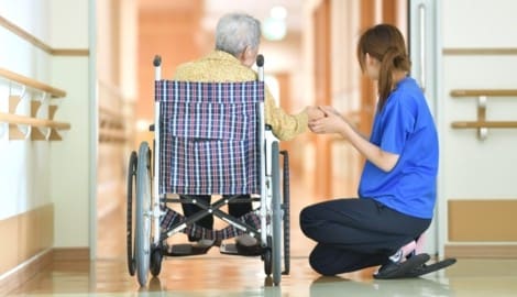 Einem Pfleger, der acht Feiertagsschichten pro Jahr leistet, bleiben durch die neue Regel 218 ...