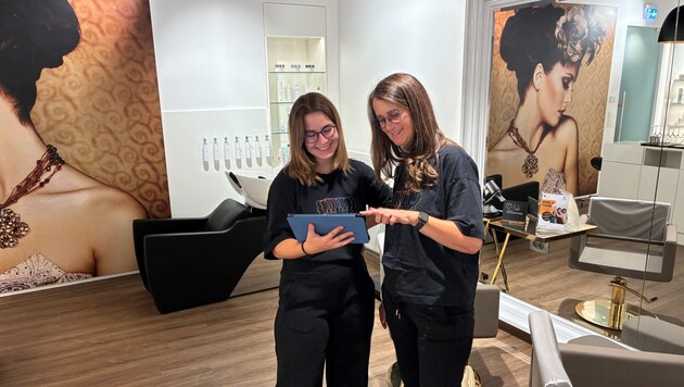 Gemeinsam: Stylistin Leah Wollner und Chefin Barbara Schweiger