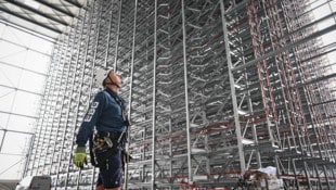 Im neuen Lager entstehen 60.000 Stellplätze.