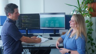 Im Zusammenspiel: Gründer Anton Mayringer und Web-Entwicklerin Lisa Zipprich