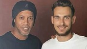 Martin Sustersic (re.) ließ Ronaldinho sitzen.