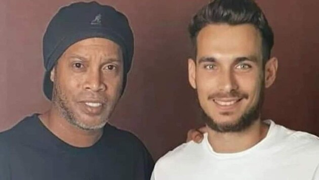 Martin Sustersic (re.) ließ Ronaldinho sitzen.