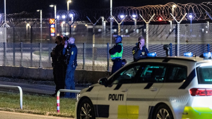 Vier Stunden lang war der Flughafen Kopenhagen lahmgelegt – die Polizei im Großeinsatz.