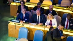 Kanzler Christian Stocker (Mitte) und Außenministerin Beate Meinl-Reisinger weilen diese Woche ...