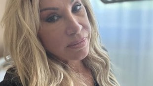 Carmen Geiss meldete sich mit besorgniserregenden Neuigkeiten aus dem Spital: Die Reality-Ikone ...