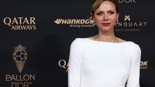 Charlène von Monaco setzte am Montagabend beim Ballon d‘Or in Paris auf schlichte Eleganz und ...