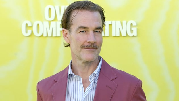 Noch im Mai 2025 zeigte sich James Van Der Beek bei der Premiere seiner Serie „Überkompensation“ ...