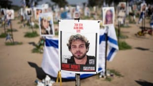 Deutsch-Israeli Alon Ohel (24) wurde am 7. Oktober 2023 entführt und befindet sich seit mehr als ...