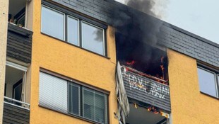 Feuer am Balkon eines Mehrparteienwohnhauses in der Erentrudisstraße.
