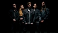 Zwei Dekaden Metal mit persönlichen Texten und viel Humor im Tourbus: Die Schotten Bleed From ...