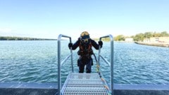 Tauchen in der Donau: Auch die Turbine eines Wasserkraftwerkes muss kontrolliert werden, damit ...