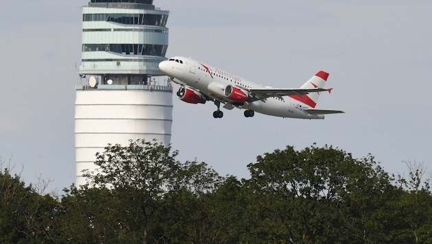 Der Tower am Flughafen Wien wird bis 2028 mit neuer Technik made in Styria ausgestattet.