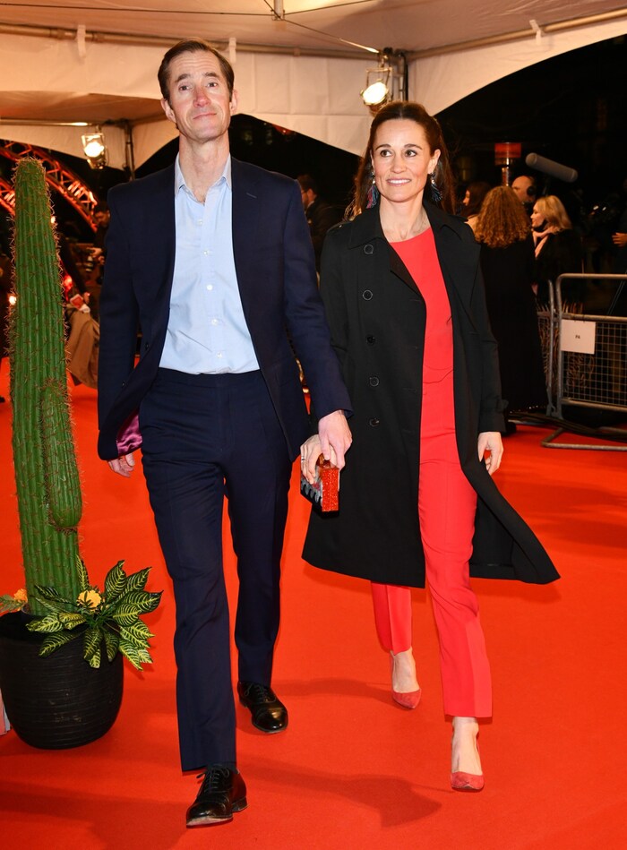 Pippas Ehemann James Matthews wurde im August 50. Die Schwester von Kate schmiss daher am ...