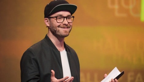 Sänger Mark Forster hängt schwarz-grüne Kappe an den Nagel