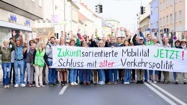Demonstration in Wiener Neustadt: Die Initiative „Vernunft statt Beton“ übt Kritik an leeren ...