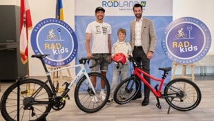 Radprofi Kaider (li.) und Landesvize Udo Landbauer präsentierten das Projekt, von dem auch ...
