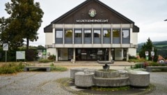 Nach 18 Jahren muss Ortschef Andres Fazeni aus gesundheiltlichen Gründen als Bürgermeister von ...