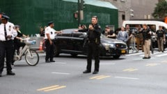 Die Behörden seien nach Drohanrufen bei hochrangigen US-Vertretern auf das Netzwerk gestoßen, ...