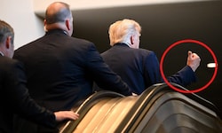 Mit der Rolltreppe angekommen, zeigte Trump mit dem Daumen nach oben. Hat etwa ein Mitglied ...