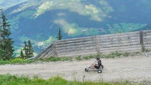 Die Fahrt mit Mountainkarts wird vielerorts als Attraktion angeboten (Symbolbild).