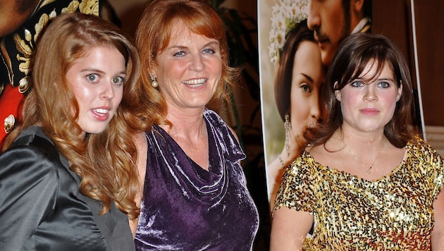 Sarah Ferguson, im Bilder mit den Töchtern Beatrice (l.) und Eugenie (r.), wird Großbritannien ...