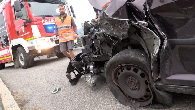 Weil der Lenker kurz eingeschlafen war, kam es zu einem heftigen Crash in Vorarlberg.
