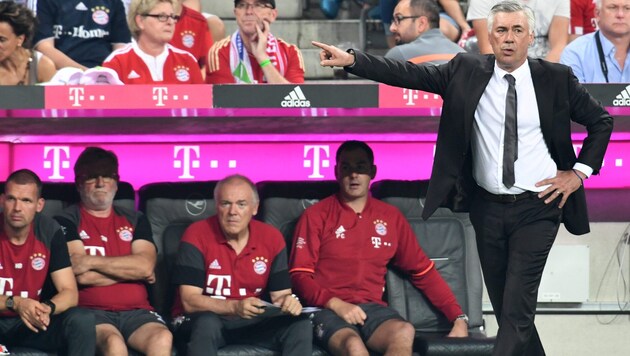 Carlo Ancelotti (re.) coachte einst den FC Bayern.