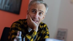 Satiriker Jan Böhmermann könnte sich in Zukunft rarer machen – jedenfalls gibt es Gerüchte. 